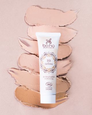 Lehký dotek, který splyne s pokožkou jako druhá kůže. 💛🙌🏽 HYDRATAČNÍ BB krém sjednocuje tón pleti, nechává ji dýchat a...